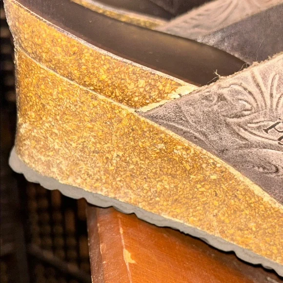 Papillio by Birkenstock Brown Embossed Slip-On Shoes size 7 - Picture 9 of 13